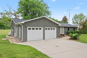 10691 Roepke Rd, Chelsea, MI 48118 - Photo 2
