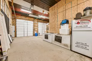 11406 E 8th St, Reed City, MI 49677 - Photo 10