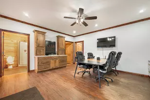 11406 E 8th St, Reed City, MI 49677 - Photo 6