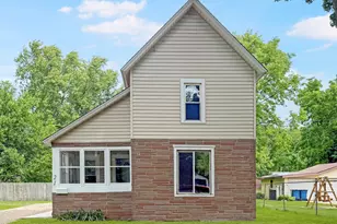 21 E Willard Ave E, Battle Creek, MI 49037 - Photo 1