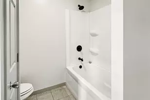 21 E Willard Ave E, Battle Creek, MI 49037 - Photo 12