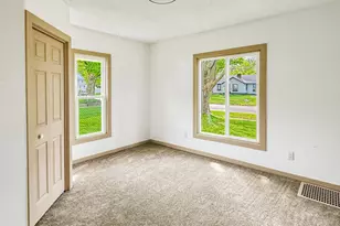 21 E Willard Ave E, Battle Creek, MI 49037 - Photo 16