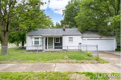 1030 Calvin Avenue, Muskegon, MI 49442 - Photo 1