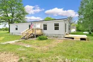 704 Chestnut, Howard City, MI 49329 - Photo 1
