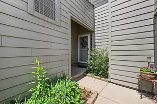 620 Peninsula Ct, Ann Arbor, MI 48105 - Photo 2