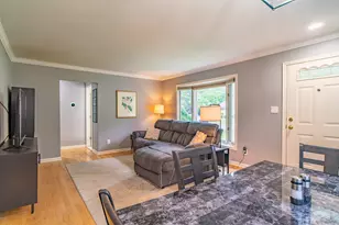 24024 Colchester Dr, Farmington, MI 48336 - Photo 10