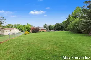 5860 Valley Ln Dr SE, Grand Rapids, MI 49508 - Photo 26