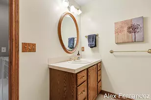 5860 Valley Ln Dr SE, Grand Rapids, MI 49508 - Photo 16