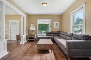 54 Frisbie Ave, Battle Creek, MI 49037 - Photo 6