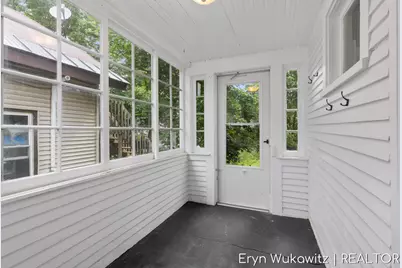 1038 Widdicomb Avenue NW, Grand Rapids, MI 49504 - Photo 14