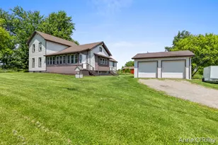 2811 E Vermontville Hwy, Charlotte, MI 48813 - Photo 2