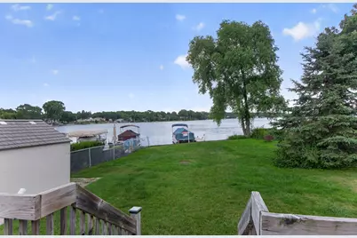 298 Ackerson Lake Drive, Jackson, MI 49201 - Photo 4