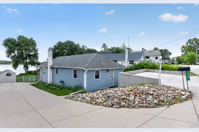298 Ackerson Lake Drive, Jackson, MI 49201 - Photo 2