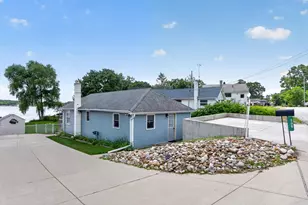 298 Ackerson Lake Dr, Jackson, MI 49201 - Photo 2