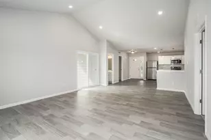 497 McKinley Ct, Three Rivers, MI 49093 - Photo 2