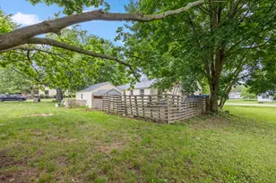 218 Edgar St, Lakeview, MI 48850 - Photo 20