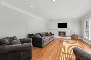 24900 N Cromwell Dr, Franklin, MI 48025 - Photo 6