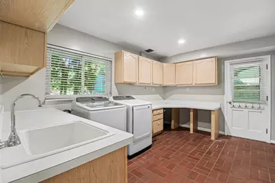 24900 N Cromwell Drive, Franklin, MI 48025 - Photo 10