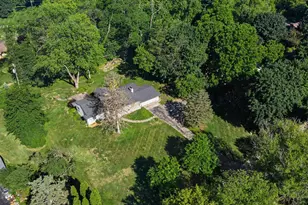 24900 N Cromwell Dr, Franklin, MI 48025 - Photo 30