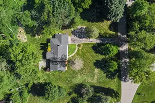 24900 N Cromwell Dr, Franklin, MI 48025 - Photo 28