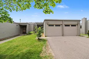 761 Skynob Dr, Ann Arbor, MI 48105 - Photo 2