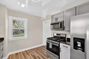 1047 Eastern Ave NE, Grand Rapids, MI 49503 - Photo 16