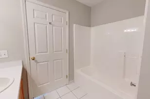 2678 S Knightsbridge Cir, Ann Arbor, MI 48105 - Photo 16