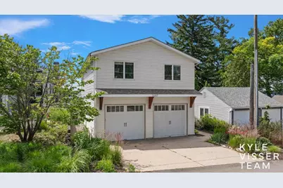 7007 Goldenrod Avenue NE, Rockford, MI 49341 - Photo 2