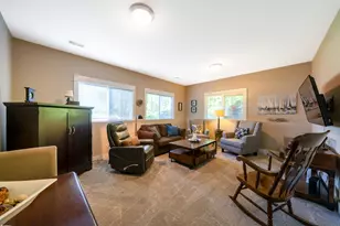 2198 Applegate Dr NW, Grand Rapids, MI 49534 - Photo 18