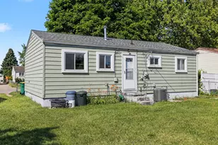 1302 Commonwealth Ave, Ypsilanti, MI 48198 - Photo 8