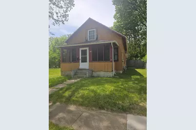 907 N Albion Street, Albion, MI 49224 - Photo 1