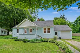 220 E James St, Lawrence, MI 49064 - Photo 2