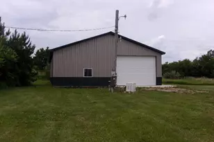 10942 Culbert Rd, Pittsford, MI 49271 - Photo 2