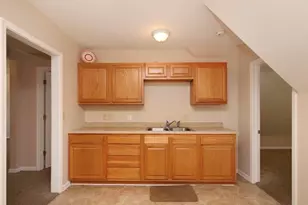 209 E Washington St, Greenville, MI 48838 - Photo 8