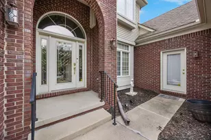 22273 Abington Dr, Farmington Hills, MI 48335 - Photo 6