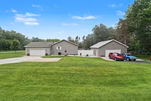 986 W Fox Farm Rd, Manistee, MI 49660 - Photo 4