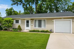 413 Argyle Ct, Milan, MI 48160 - Photo 2
