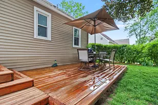 1055 Kelsey St NE, Grand Rapids, MI 49505 - Photo 28