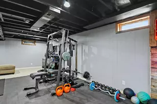 1055 Kelsey St NE, Grand Rapids, MI 49505 - Photo 24