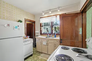 503 S Washington Ave, Ludington, MI 49431 - Photo 6