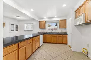 17448 Veronica Ave, Eastpointe, MI 48021 - Photo 10