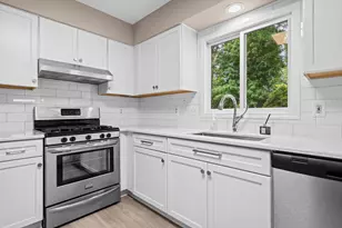 42806 Brookstone Dr, Novi, MI 48377 - Photo 6