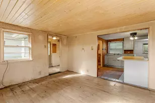 69408 Elkhart Rd, Edwardsburg, MI 49112 - Photo 4