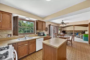 46168 Quail Ridge Ct, Plymouth, MI 48170 - Photo 8