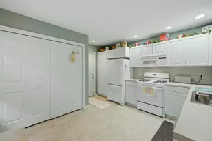 2203 Shetland Dr NE, Grand Rapids, MI 49505 - Photo 14