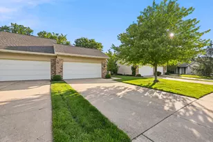 2203 Shetland Dr NE, Grand Rapids, MI 49505 - Photo 4