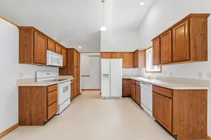 10356 Shuman St, Portage, MI 49024 - Photo 8