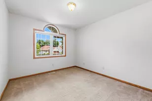 10356 Shuman St, Portage, MI 49024 - Photo 12