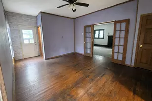 207 S Barry St, Greenville, MI 48838 - Photo 4