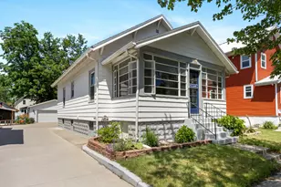 909 Slayton Ave, Grand Haven, MI 49417 - Photo 2